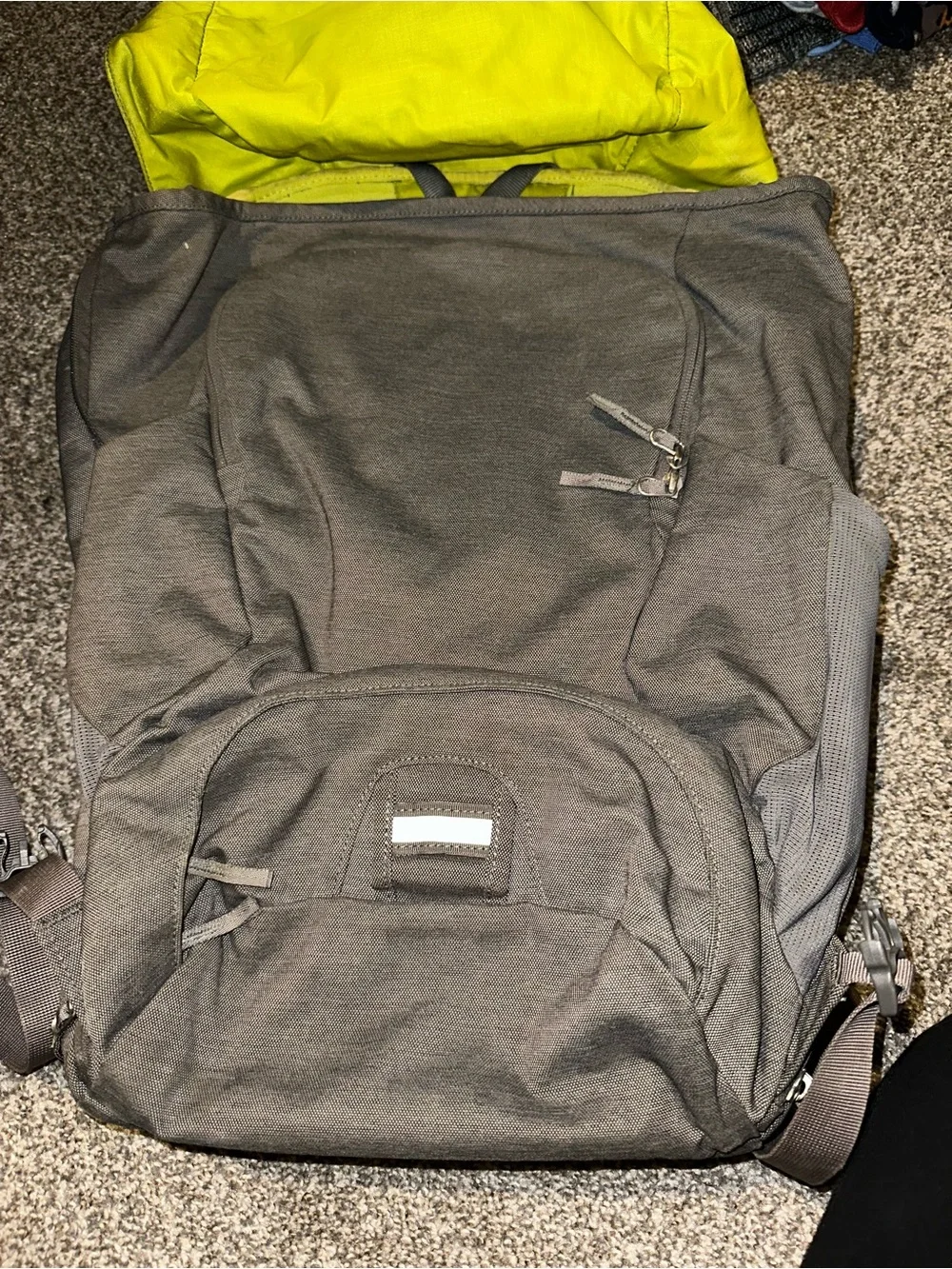 OSPREY Men's Gray Backpack with Yellow Accents
